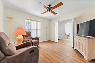 8515 Lakepoint Ct, Lake Worth, FL 33467 - Photo 10