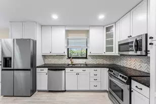 10725 Eureka St, Boca Raton, FL 33428 - Photo 8