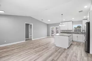 2805 SE Carroll St, Stuart, FL 34997 - Photo 2