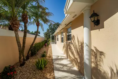 8439 SE Retreat Drive, Hobe Sound, FL 33455 - Photo 4