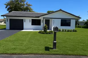9405 NW 74th St, Tamarac, FL 33321 - Photo 2