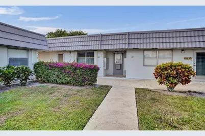 108 Valencia Boulevard #E108, Delray Beach, FL 33446 - Photo 2