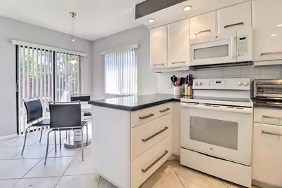 5172 S Fountains Dr Drive S, Lake Worth, FL 33467 - Photo 2