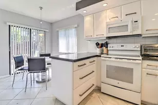 5172 S Fountains Dr Dr S, Lake Worth, FL 33467 - Photo 2
