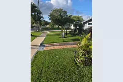 621 SW 56th Avenue, Margate, FL 33068 - Photo 2