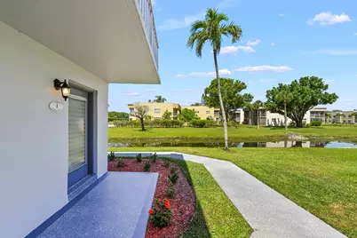 1 Burgundy #A, Delray Beach, FL 33484 - Photo 2