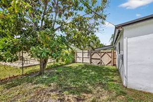 830 NE 59th Ct, Oakland Park, FL 33334 - Photo 24
