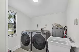 830 NE 59th Ct, Oakland Park, FL 33334 - Photo 22