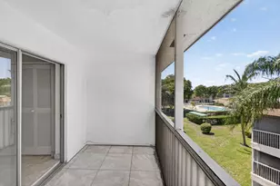 300 S Village Green Cir Circle S, Palm Springs, FL 33461 - Photo 22