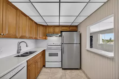 300 S Village Green Cir Circle S #420, Palm Springs, FL 33461 - Photo 14