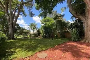8321 SW 39th Ct, Davie, FL 33328 - Photo 38