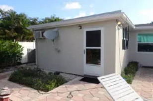 704 Juniper Dr, North Palm Beach, FL 33408 - Photo 10