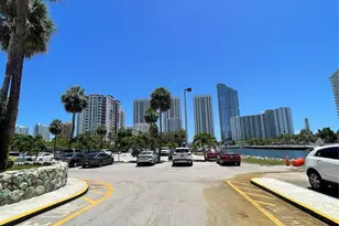 400 Kings Point Dr, Sunny Isles Beach, FL 33160 - Photo 40