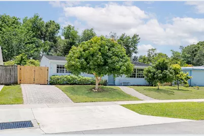 4366 Bamboo Drive, Palm Beach Gardens, FL 33410 - Photo 2
