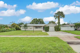 732 Pelican Way, North Palm Beach, FL 33408 - Photo 2