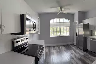 822 NW Sorrento Ln, Port Saint Lucie, FL 34986 - Photo 6