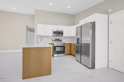 23392 E Country Club Dr Drive E, Boca Raton, FL 33428 - Photo 8
