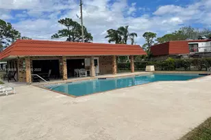 4648 Suburban Pines Dr, Lake Worth, FL 33463 - Photo 8