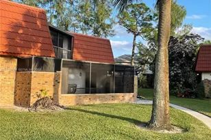 4648 Suburban Pines Dr, Lake Worth, FL 33463 - Photo 2