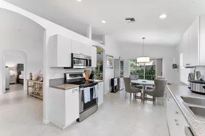 6887 Viale Elizabeth, Delray Beach, FL 33446 - Photo 16