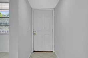 3650 Whitehall Dr, West Palm Beach, FL 33401 - Photo 6