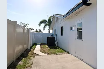 436 Fontana Drive, Palm Springs, FL 33461 - Photo 2