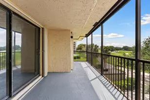 200 W Jacaranda Country Club Dr, Plantation, FL 33324 - Photo 30