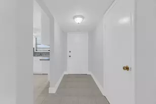 200 W Jacaranda Country Club Dr, Plantation, FL 33324 - Photo 12