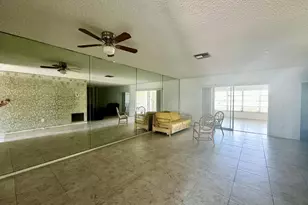 5725 E Fernley Dr Dr E, West Palm Beach, FL 33415 - Photo 2
