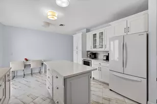 2114 Chagall Cir, West Palm Beach, FL 33409 - Photo 20