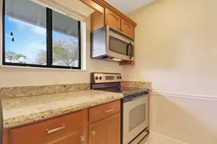706 Club Dr, Palm Beach Gardens, FL 33418 - Photo 8