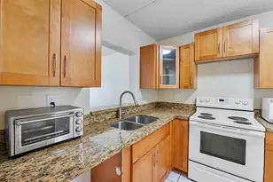 3100 NW 46th St, Oakland Park, FL 33309 - Photo 10