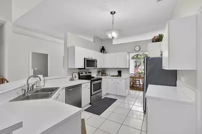 7595 Hollington Place, Greenacres, FL 33467 - Photo 4