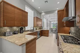 76 Laguna Dr, Palm Beach Gardens, FL 33418 - Photo 8
