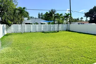 2635 NE 17th St, Pompano Beach, FL 33062 - Photo 14