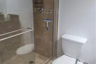 3050 N Palm Aire Dr, Pompano Beach, FL 33069 - Photo 8
