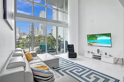 90 SW 3rd Street #Th300b, Miami, FL 33130 - Photo 2