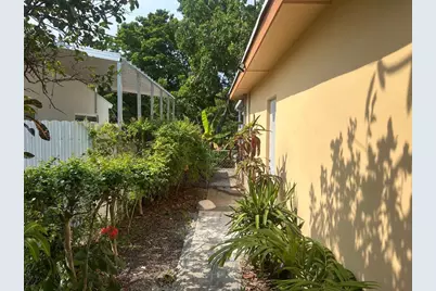 1631 NE 157th Terrace, North Miami Beach, FL 33162 - Photo 10