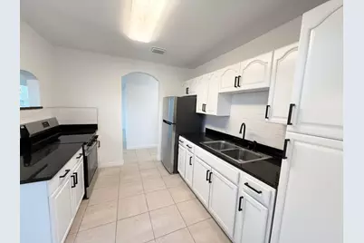 912 SE Tarpon Avenue, Stuart, FL 34994 - Photo 4