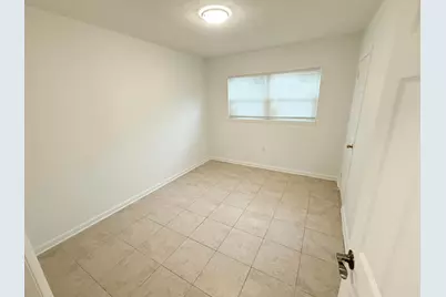 912 SE Tarpon Avenue, Stuart, FL 34994 - Photo 12