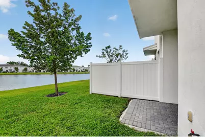 6933 N Harbours Edge Avenue, Lake Worth, FL 33467 - Photo 48