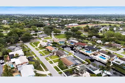 1340 SW 56th Avenue, Plantation, FL 33317 - Photo 4