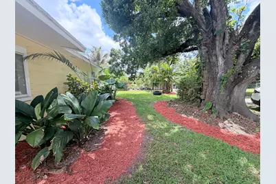4905 Williams Road, Palm Beach Gardens, FL 33418 - Photo 2