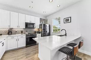 295 NE 5th Ave, Delray Beach, FL 33483 - Photo 10