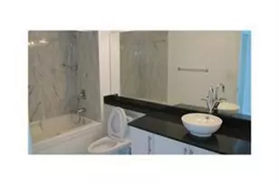 31 SE 5th St, Miami, FL 33131 - Photo 6
