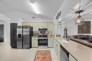 686 SW Hoffenberg Ave, Port Saint Lucie, FL 34953 - Photo 14
