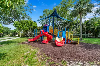 1062 Fairfax Cir W, Boynton Beach, FL 33436 - Photo 42