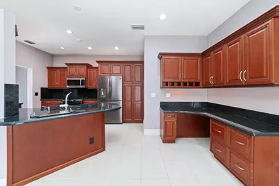 1062 Fairfax Cir W, Boynton Beach, FL 33436 - Photo 12