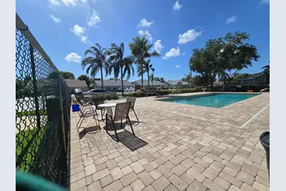 1530 Royal Forest Court, West Palm Beach, FL 33406 - Photo 38