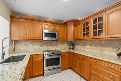 9601 NW 36th Manor, Coral Springs, FL 33065 - Photo 8
